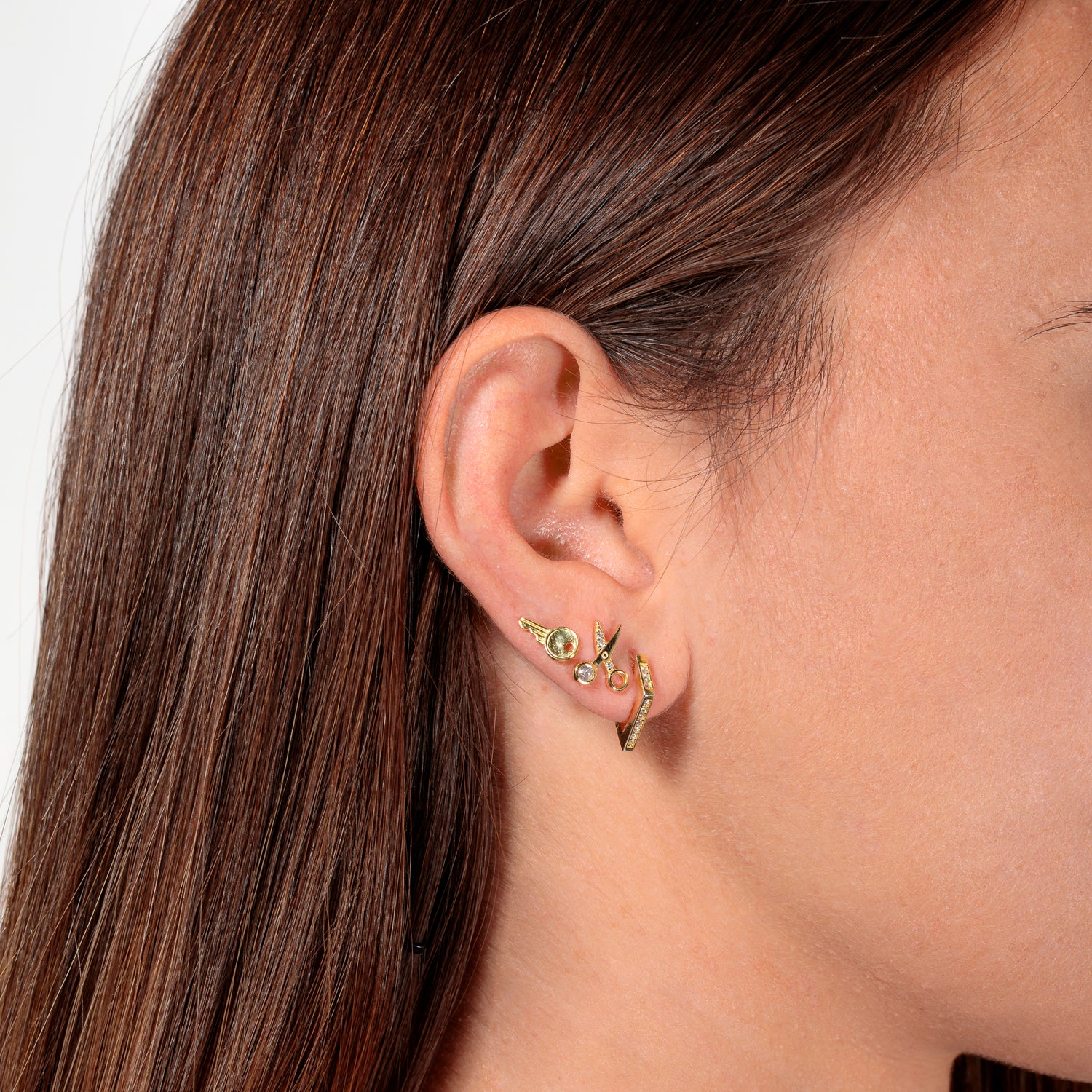 Mono Orecchino Spiga argento 925 placcato oro 18k e zirconi Fofo Somani Modella