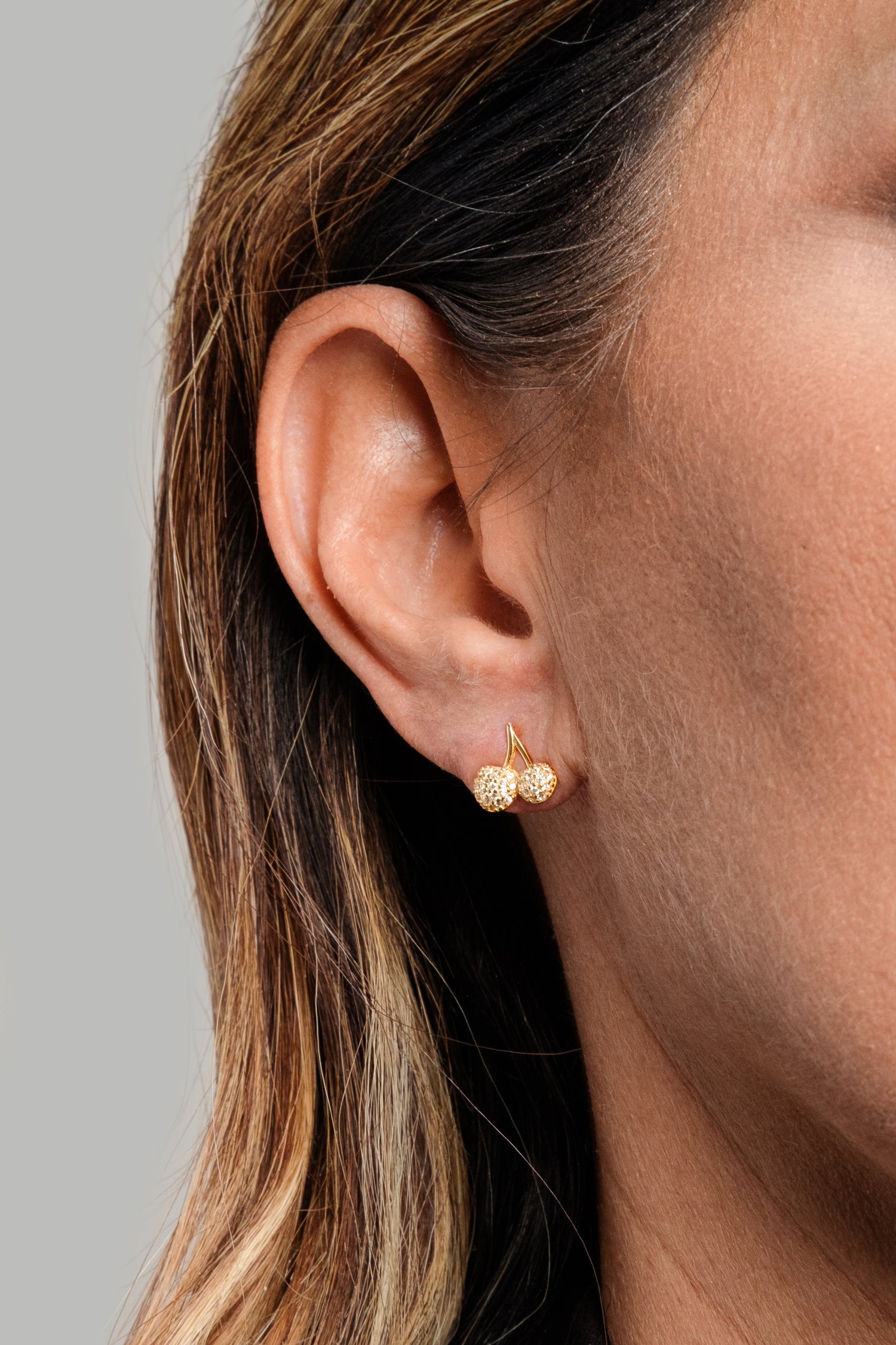 Monorecchino Cherry Gold Modella Argento925 Placcato Oro18k Zirconi Fofo Somani