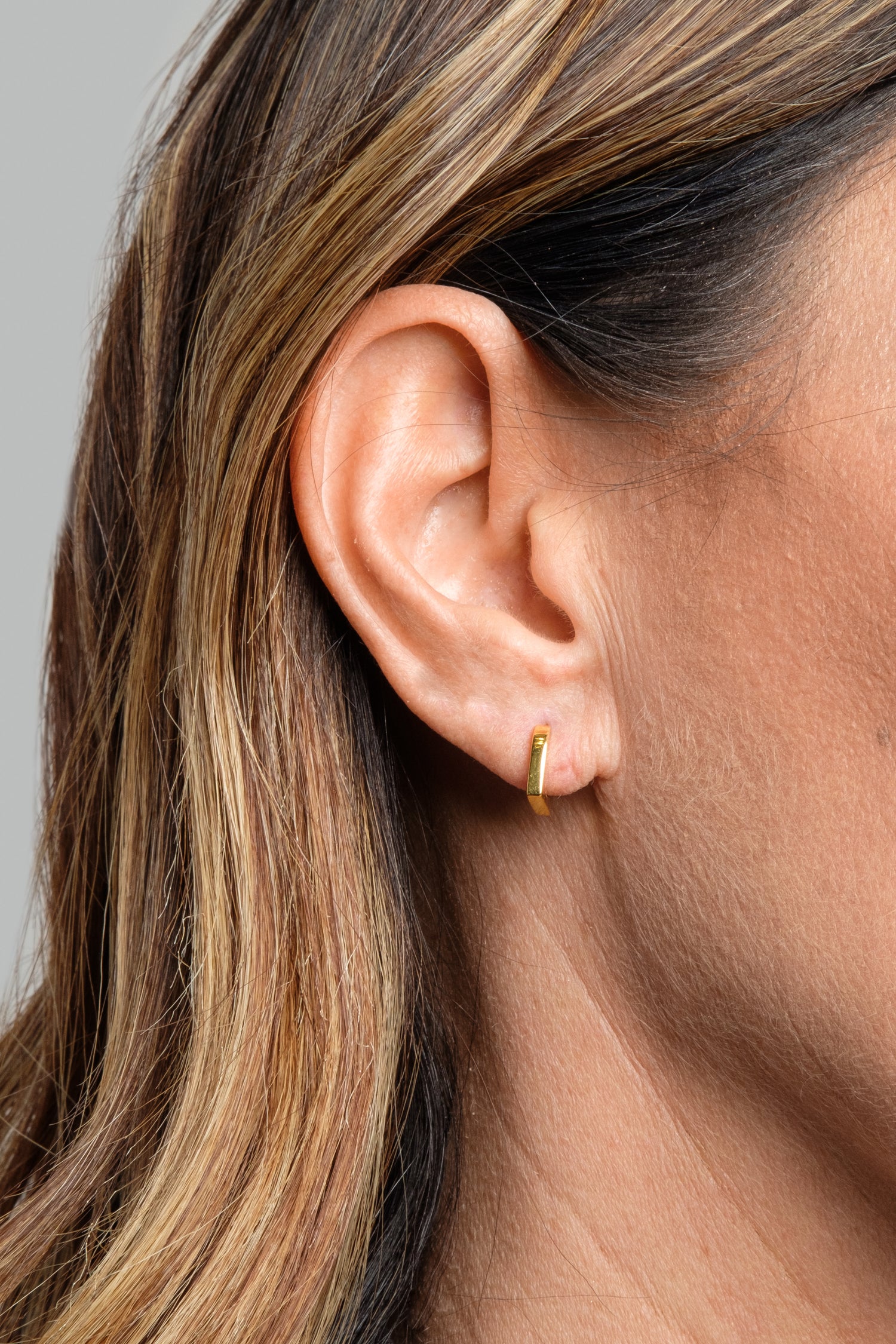 Monorecchino Square Mini Plain Modella Argento925 Placcato Oro18k Fofo Somani