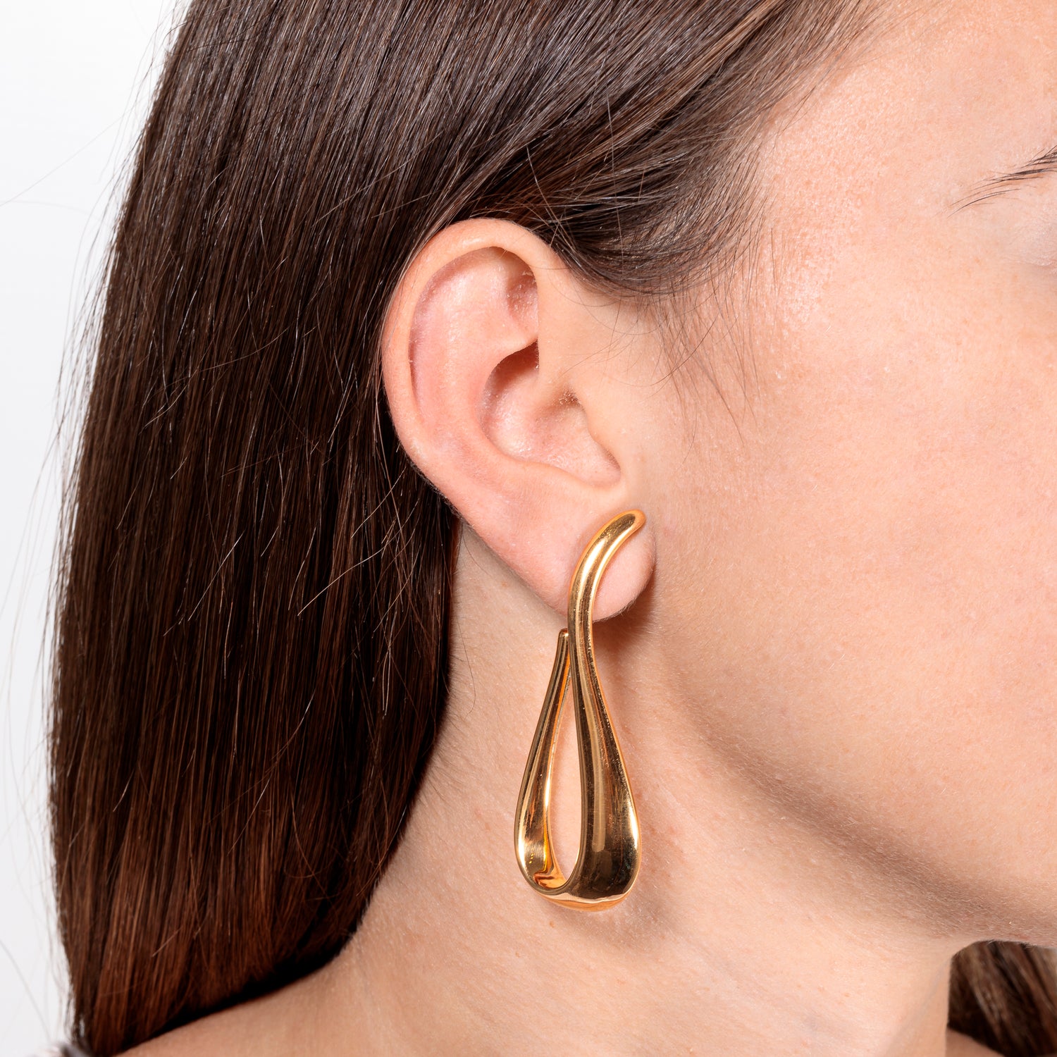 Orecchini Kia artigianalmente ed interamente in argento 925 placcato oro 18k Fofo Somani Modella