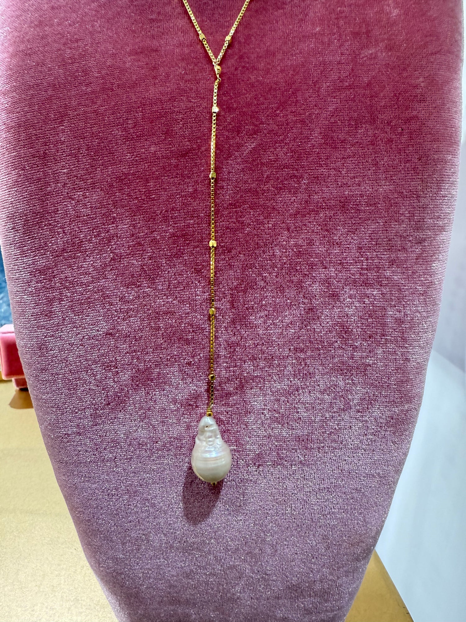 Collana Essence
